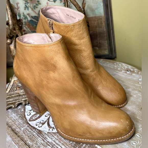-NFS- EUC Stuart Weitzman “Demigran” Leather Ankle Boots. Pecan color. Size 8.5 - Picture 3 of 11